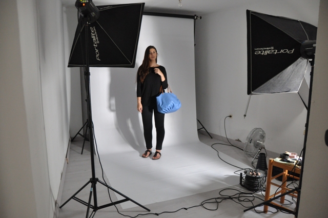 Making Off Photoshoot BenchBags placement with te sky talega